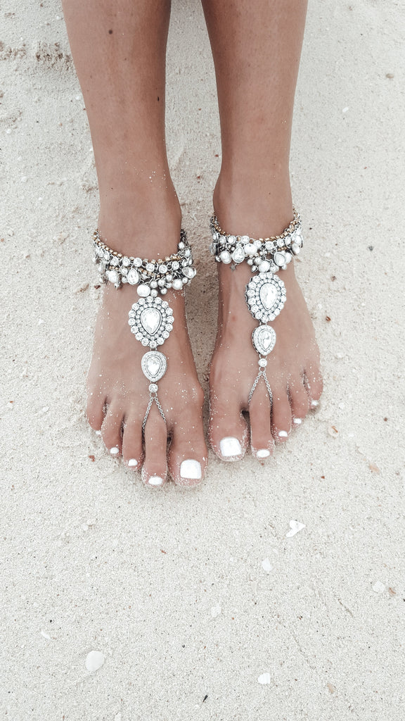 Aolani_barefoot_sandals