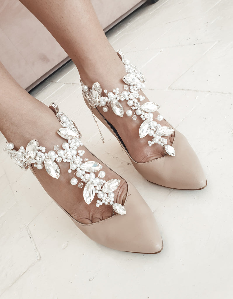 Bridal_nude_high_heel_shoes_with_pearls
