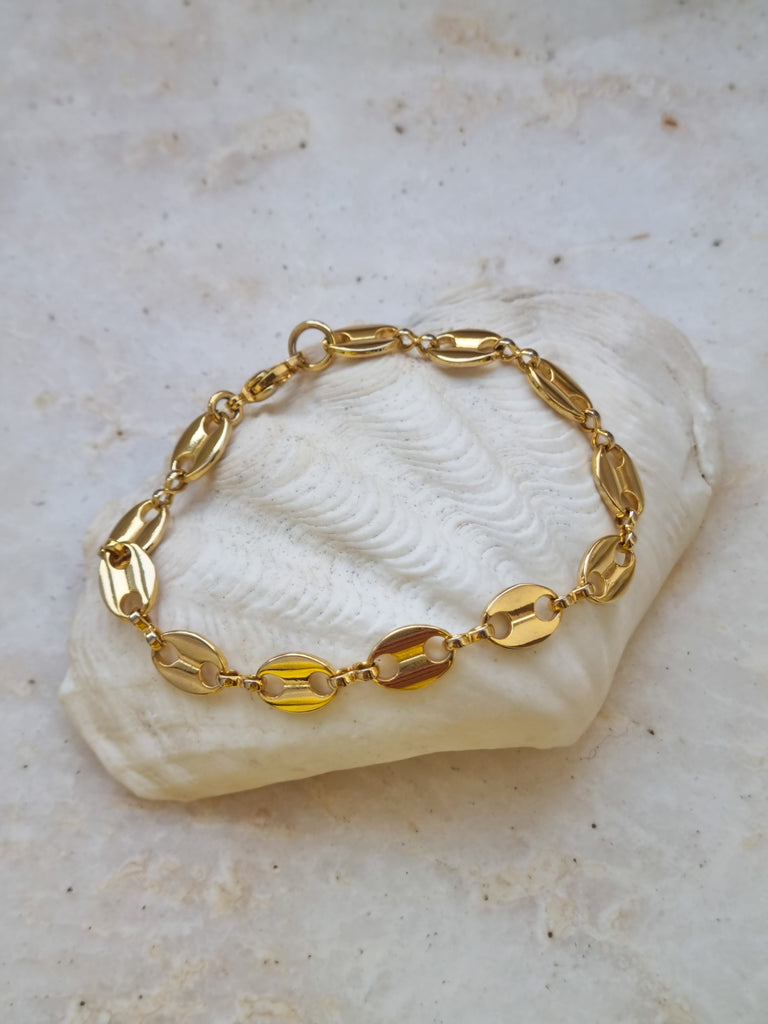 Vintage gold tone bracelet