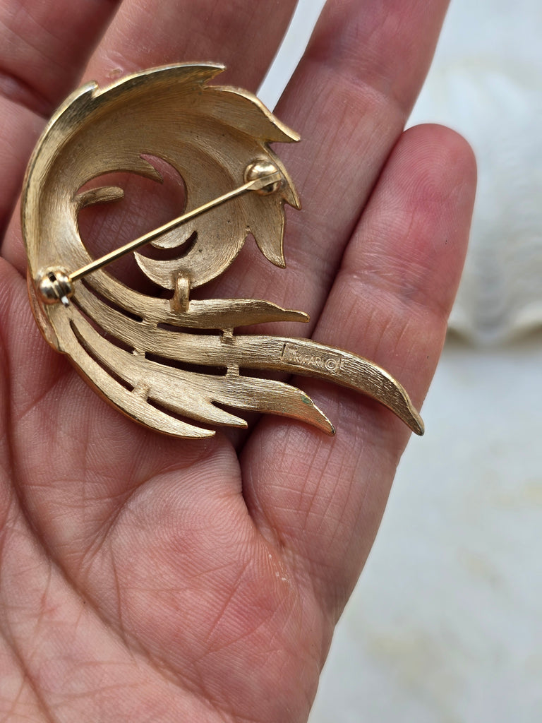 Vintage brushed gold Trifari brooch