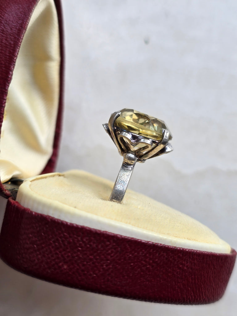 Vintage silver ring with natural citrine stone