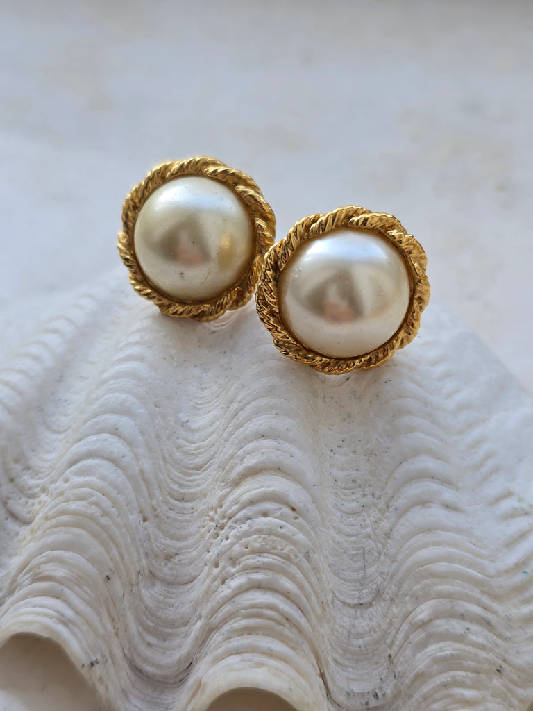 Vintage gold tone earrings