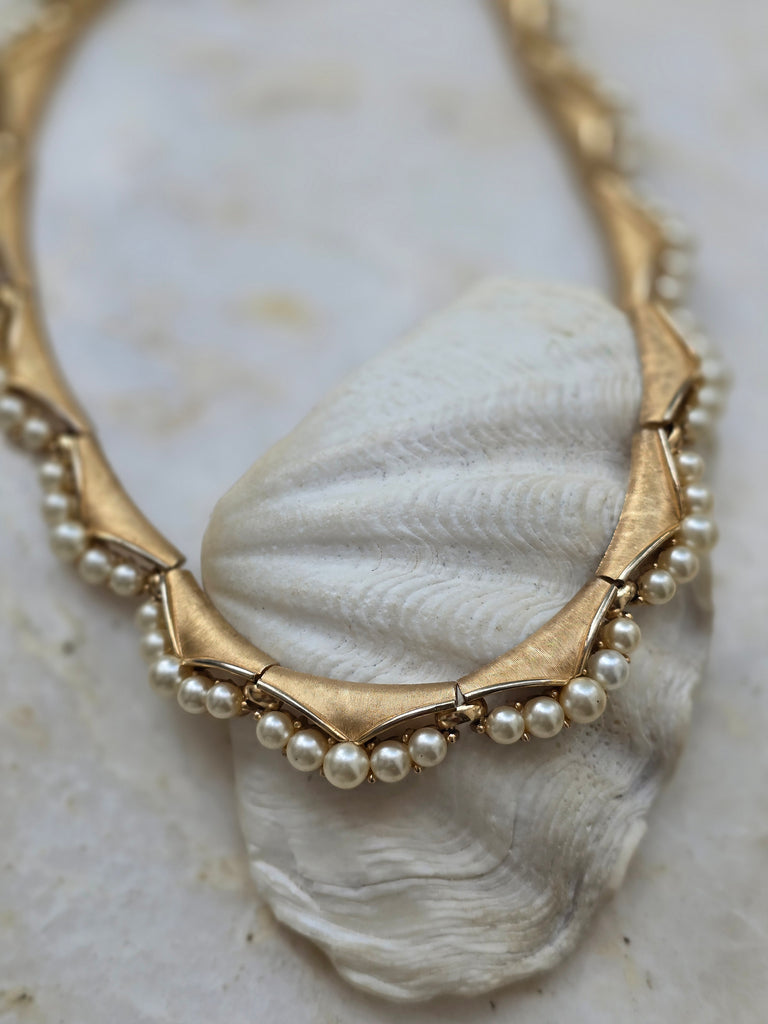 Vintage Trifari 60's faux pearl necklace