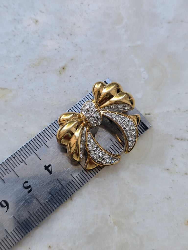 Vintage bow brooch