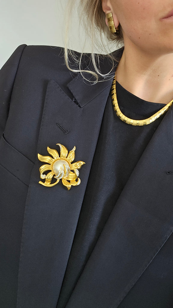 Vintage sun flower Joan Rivers brooch