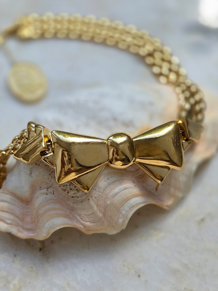 Vintage Nina Ricci gold tone necklace