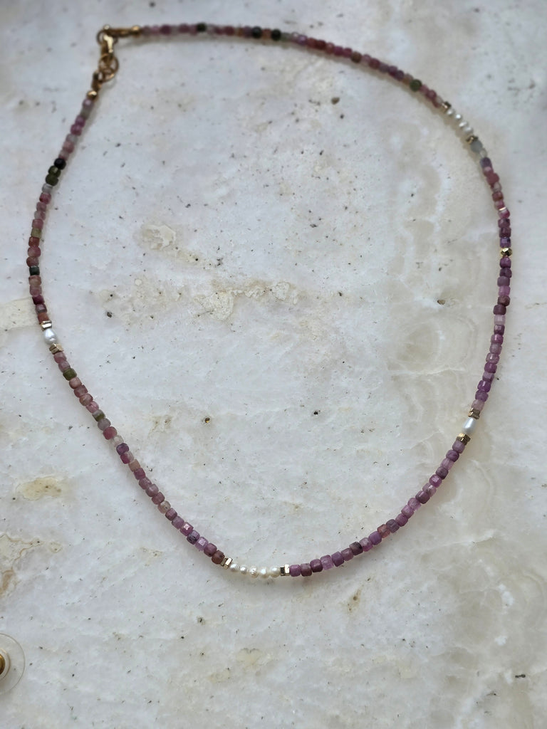 Minimalistic natural tourmaline and fresh water pearls necklace