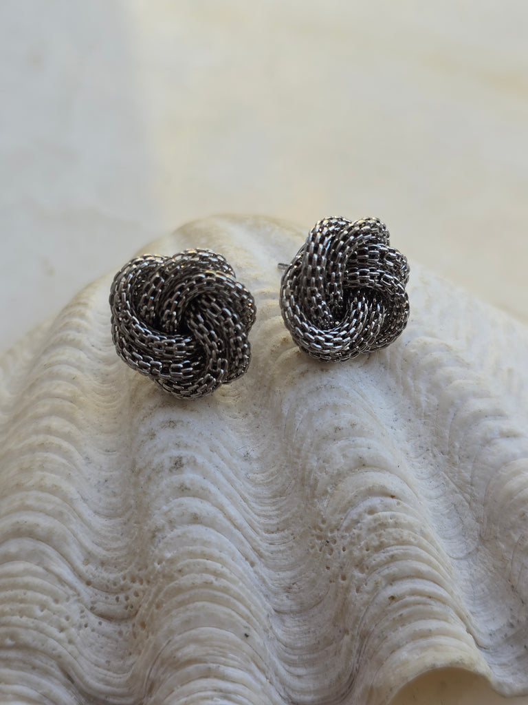 Knot stud earrings 9