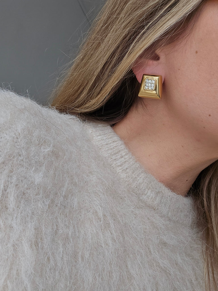 Vintage gold tone Nina Ricci earrings