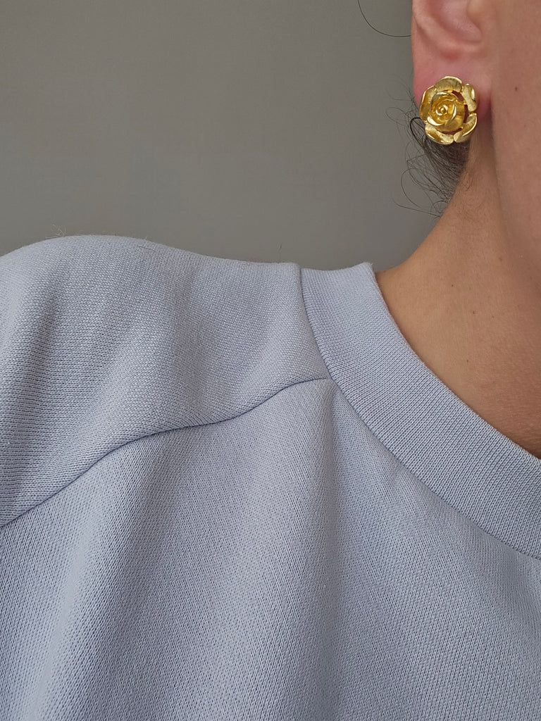 Gold tone flower earrings