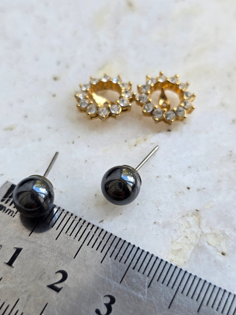 Glass pearl stud earrings