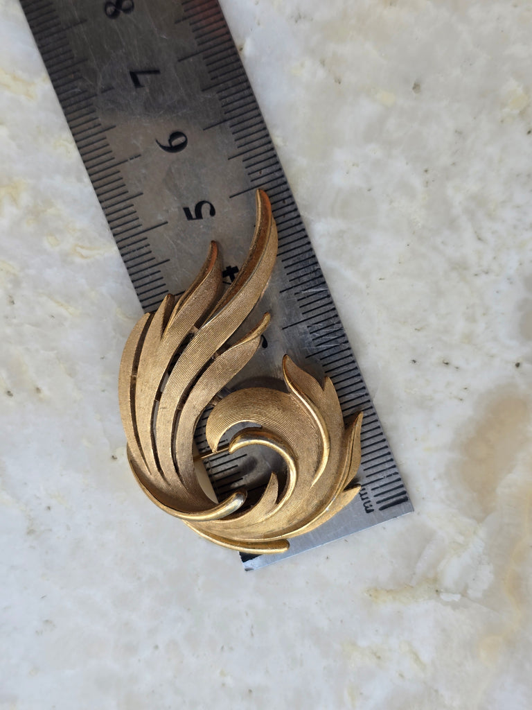 Vintage brushed gold Trifari brooch