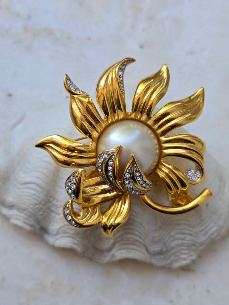 Vintage sun flower Joan Rivers brooch