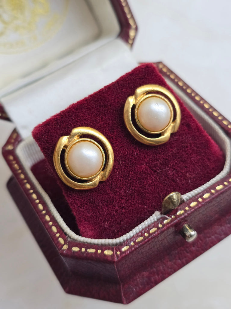 Vintage gold tone stud earrings