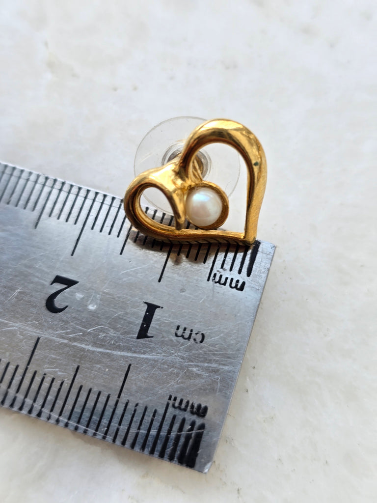 Gold tone heart earrings