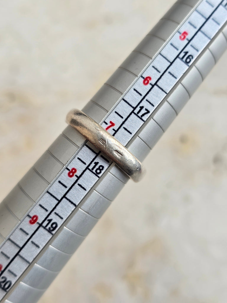 Sterling silver ring with glass stones