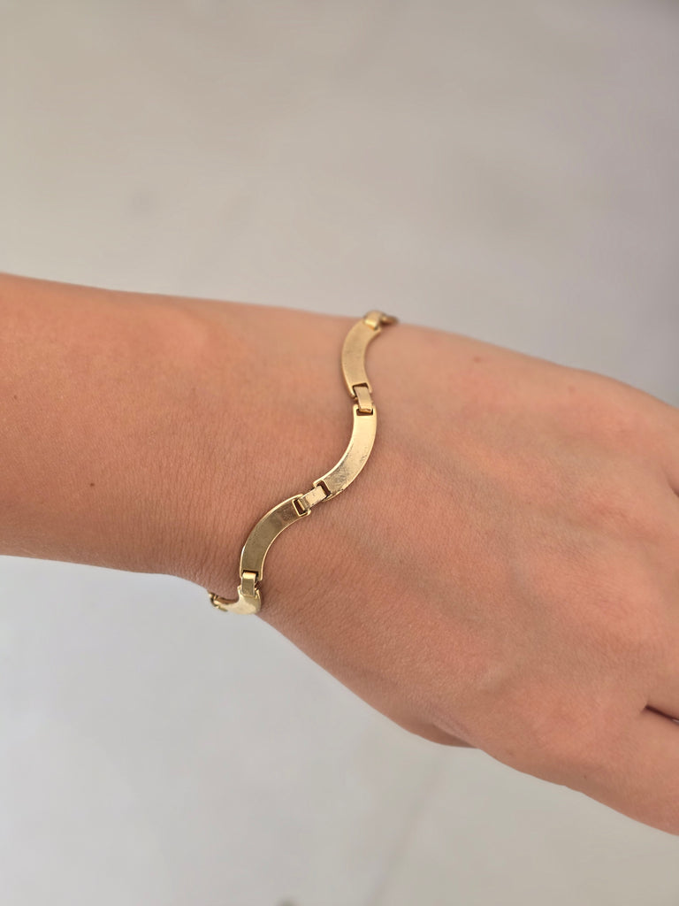 Vintage gold tone bracelet