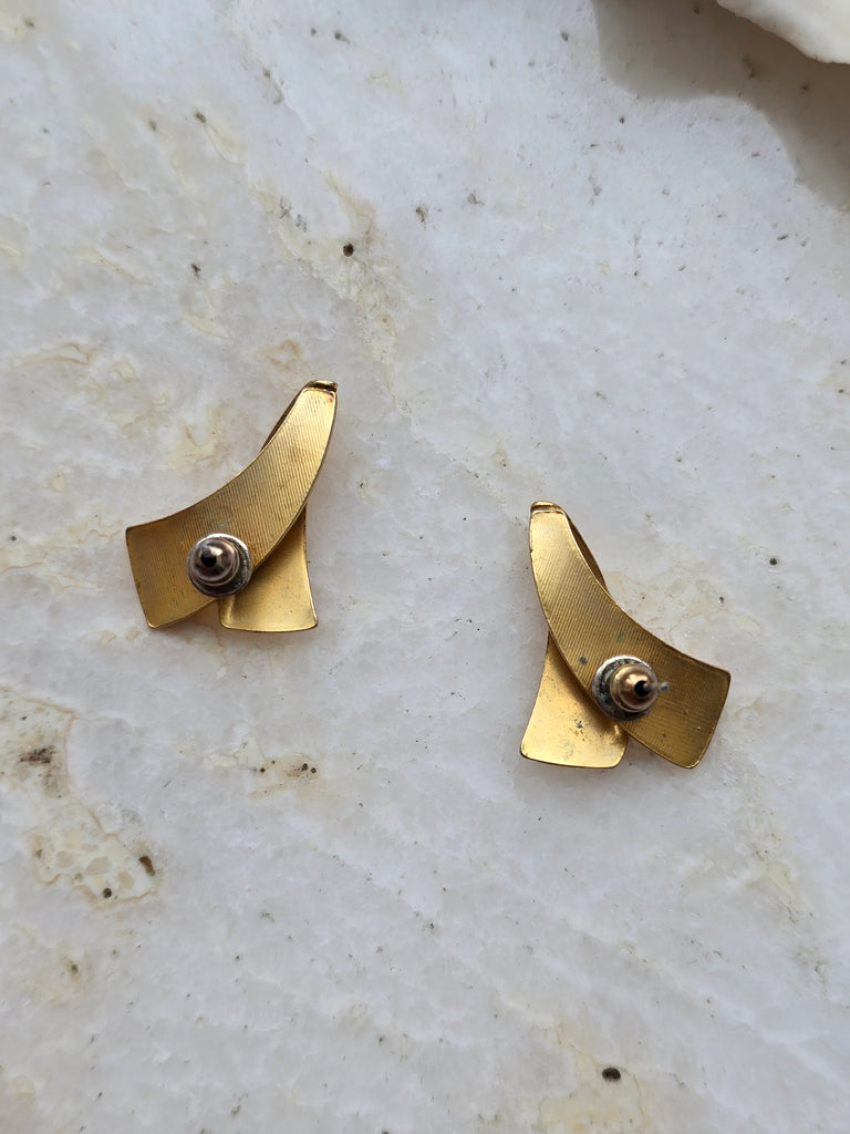 Vintage gold tone stud earrings